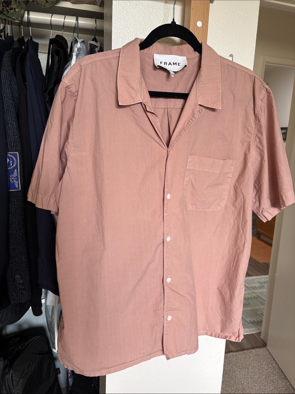 Frame Denim Men’s Short Sleeve Button-Down Shirt in Dusty Pink